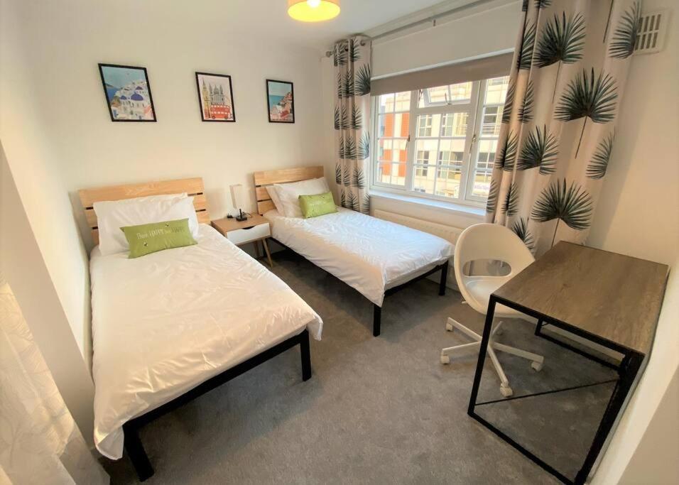 Redhill Town Centre 3 Bed House Near Gatwick Airport, Easy Commute To London Apartamento Exterior foto