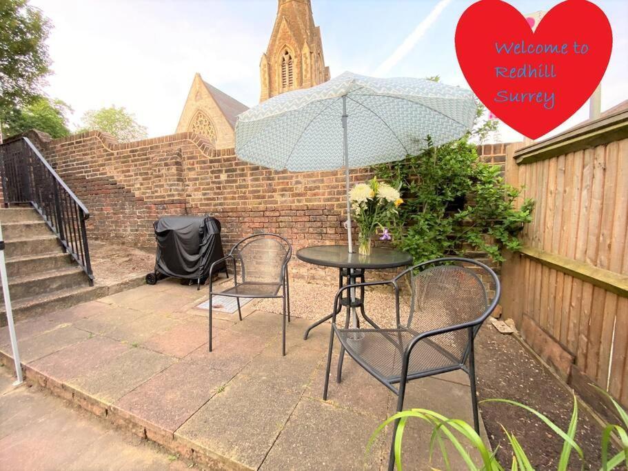 Redhill Town Centre 3 Bed House Near Gatwick Airport, Easy Commute To London Apartamento Exterior foto