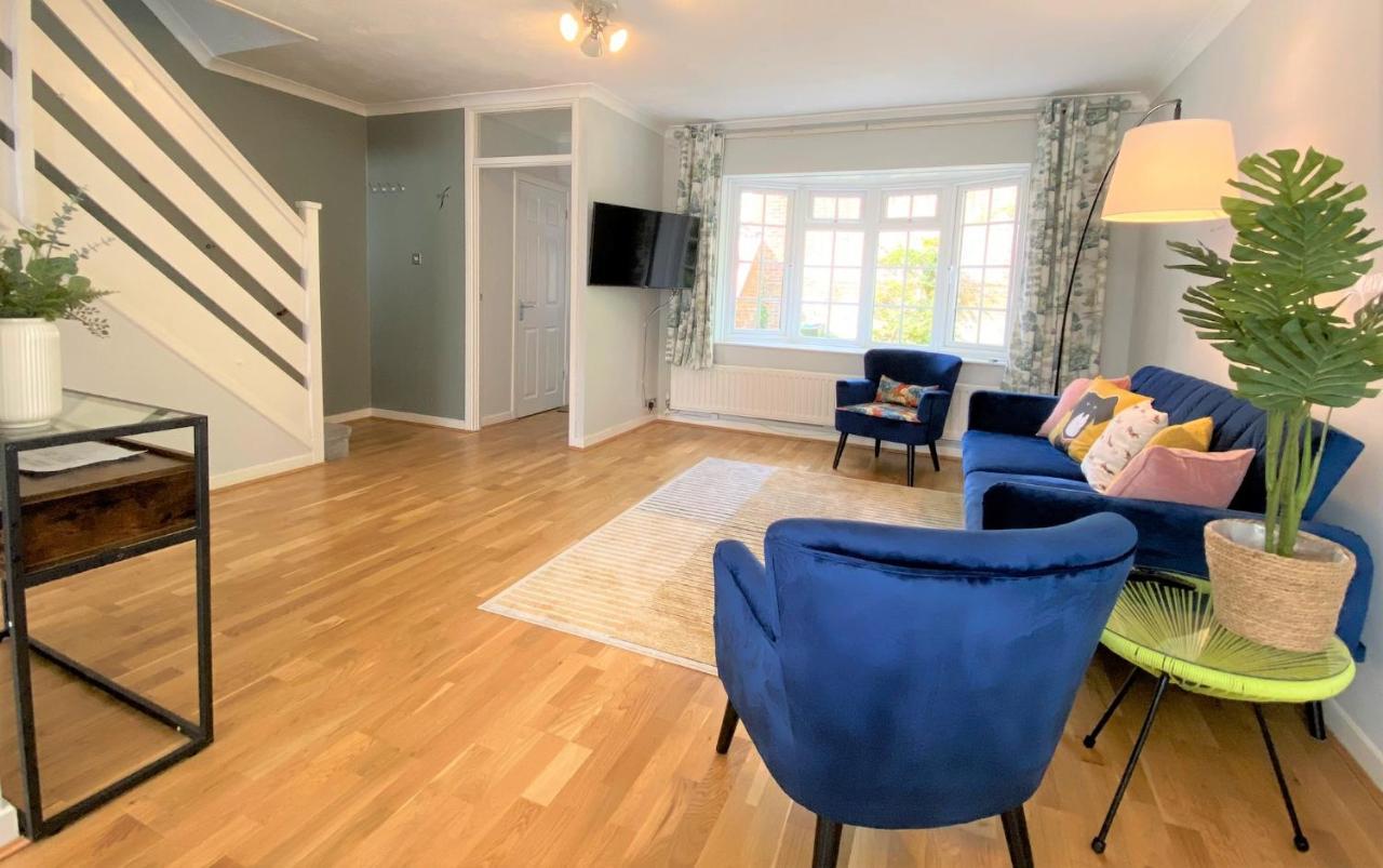 Redhill Town Centre 3 Bed House Near Gatwick Airport, Easy Commute To London Apartamento Exterior foto