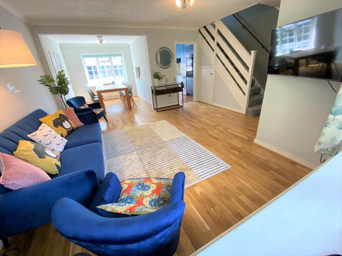 Redhill Town Centre 3 Bed House Near Gatwick Airport, Easy Commute To London Apartamento Exterior foto